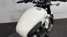 Triumph Bonneville (10MY)